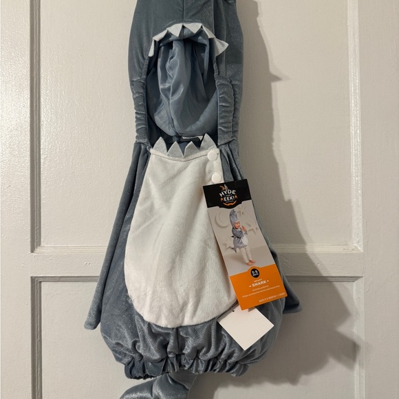 Baby Shark costume Sz 0-6 months - Picture 5 of 9